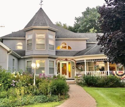 Cameo Rose Victorian Country Inn | A Madison, Wisconsin Area Bed And ...